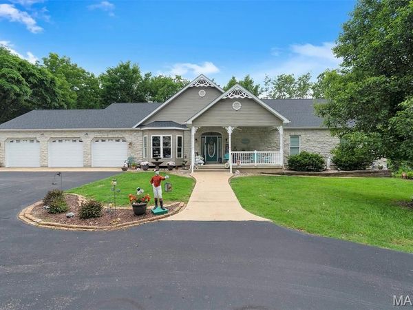 1520 Fenton Hills Road, Fenton, MO 63026