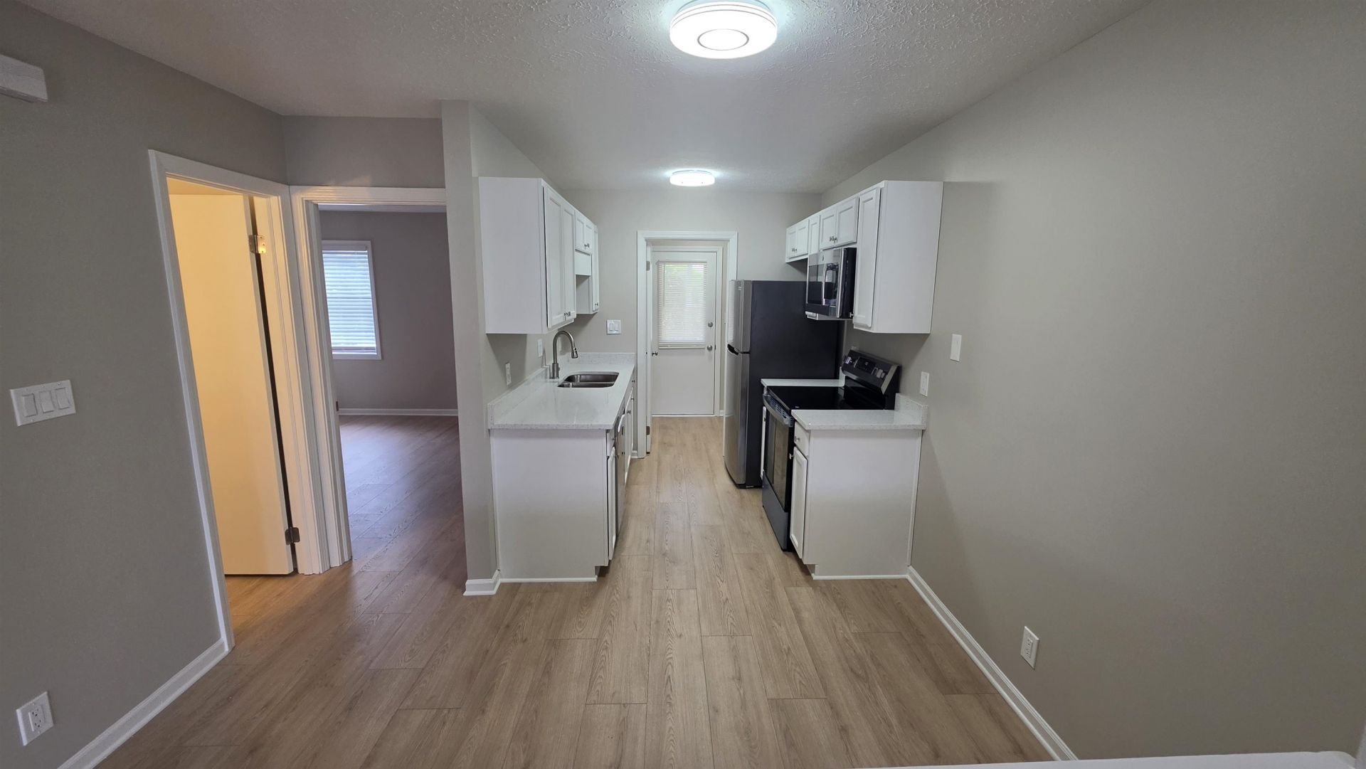 801 Burcale Rd.  Photo 4