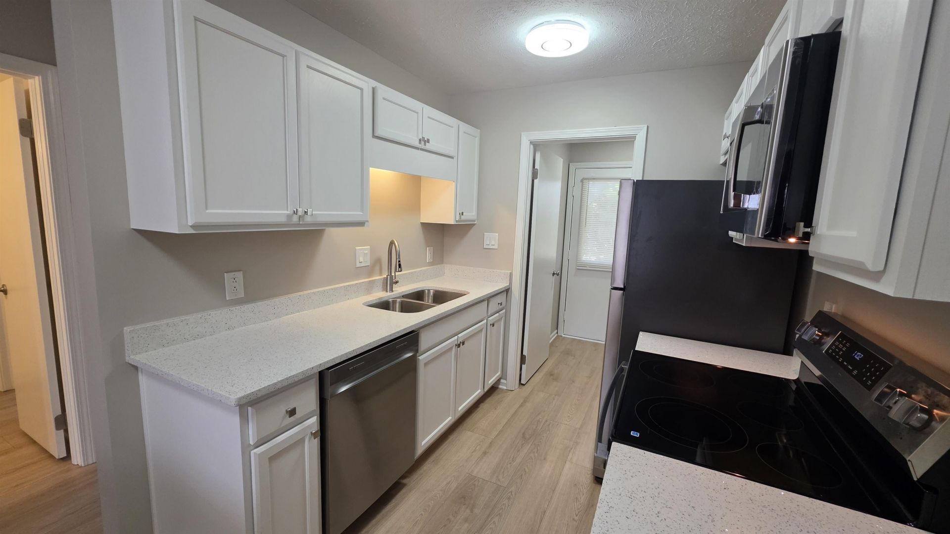 801 Burcale Rd.  Photo 6