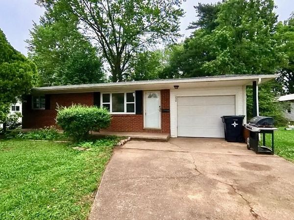 330 E 3rd Street , West Plains, MO 65775