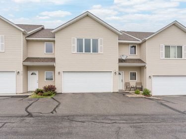 2142 Willow Trail, North Mankato, MN 56003