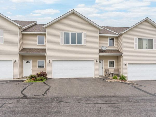2142 Willow Trail , North Mankato, MN 56003