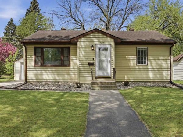 1219 12th Street S, Moorhead, MN 56560