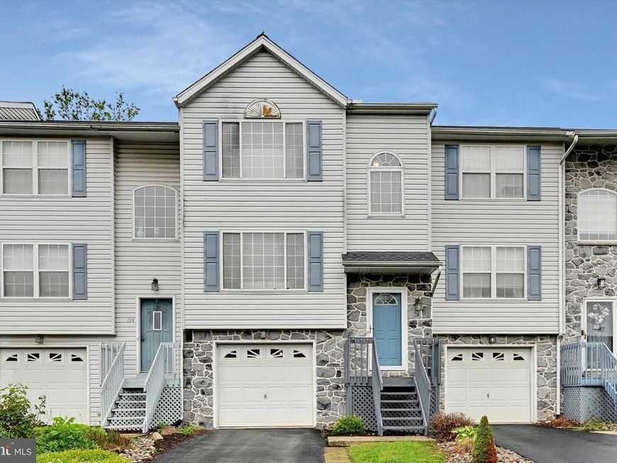186 Riders Way, Lebanon, PA 17042 Main Photo