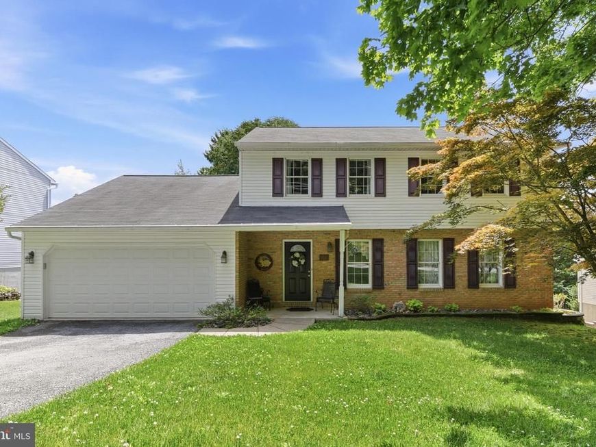 211 W Neversink Road, Reading, PA 19606 Main Photo