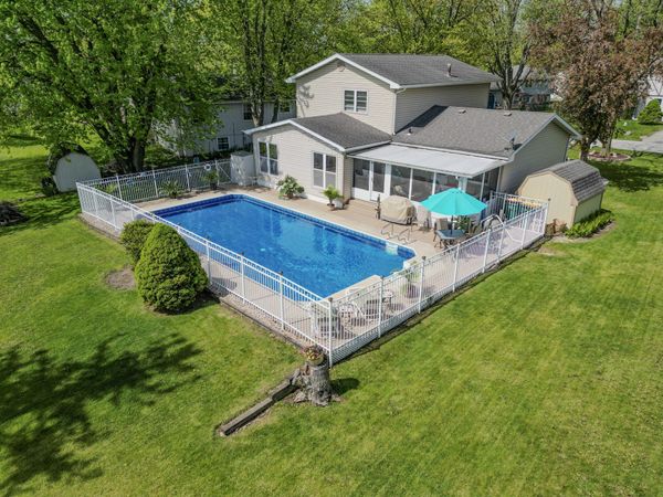 1184 Winterhaven Lane , Crown Point, IN 46307