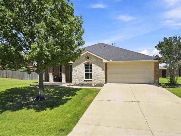 2744 Stoney Hollow Lane, Rockwall, TX 75087