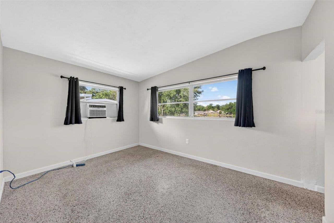 710 Twin Oaks Lane , Eustis, FL 32726 Photo