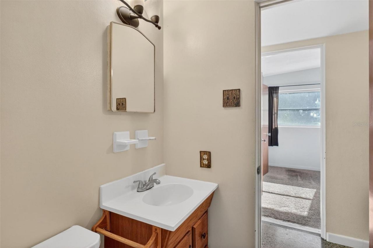 710 Twin Oaks Lane , Eustis, FL 32726 Photo