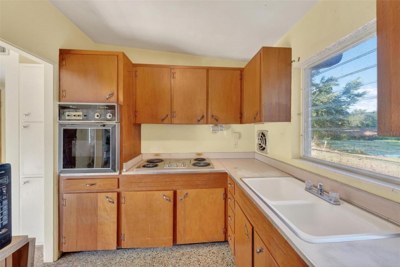 710 Twin Oaks Lane , Eustis, FL 32726 Photo
