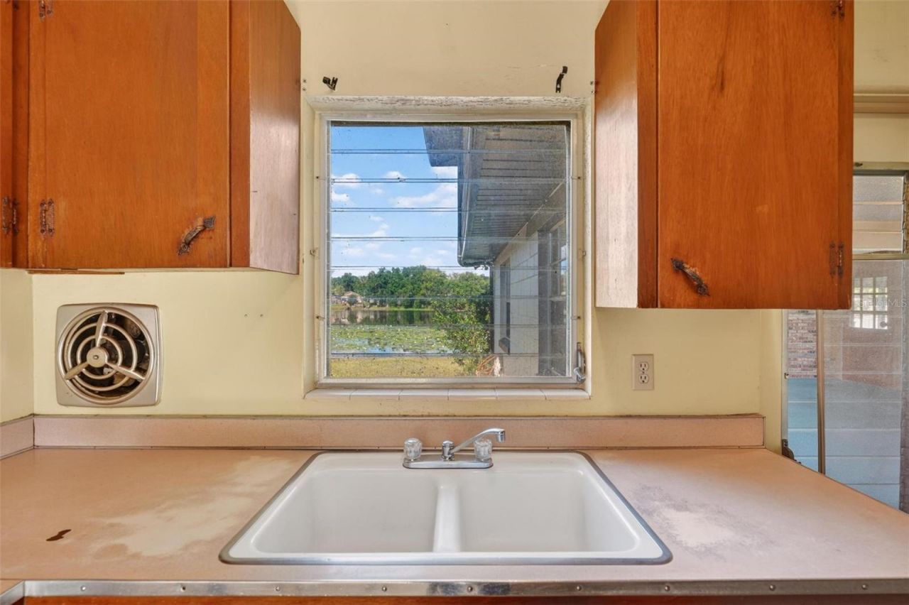 710 Twin Oaks Lane , Eustis, FL 32726 Photo