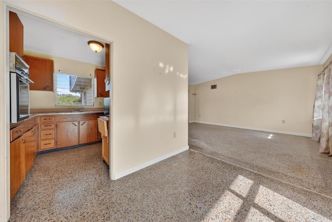 710 Twin Oaks Lane , Eustis, FL 32726 Photo