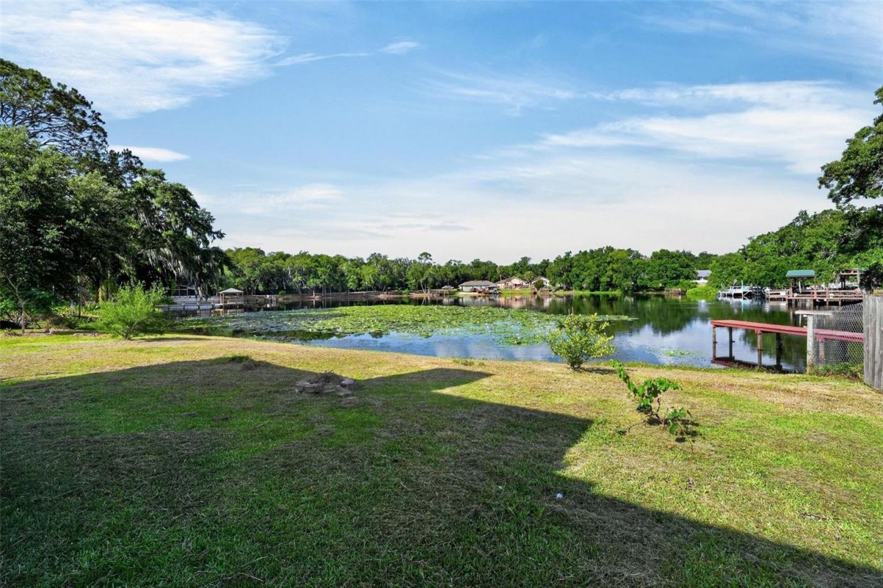 710 Twin Oaks Lane , Eustis, FL 32726 Photo