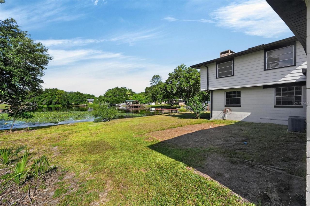 710 Twin Oaks Lane , Eustis, FL 32726 Photo