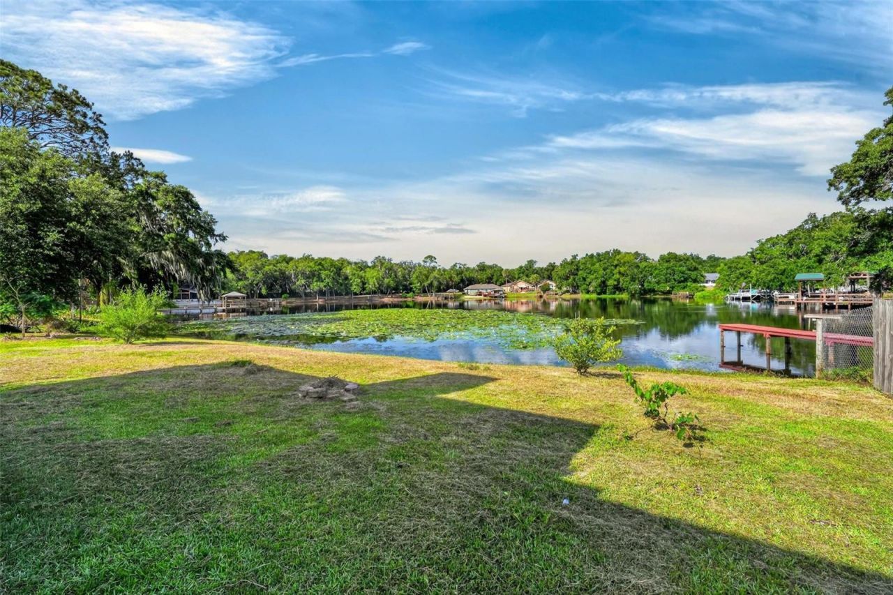 710 Twin Oaks Lane , Eustis, FL 32726 Photo