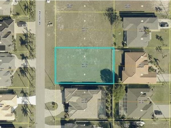 601 SW 39TH AVENUE , CAPE CORAL, FL 33991
