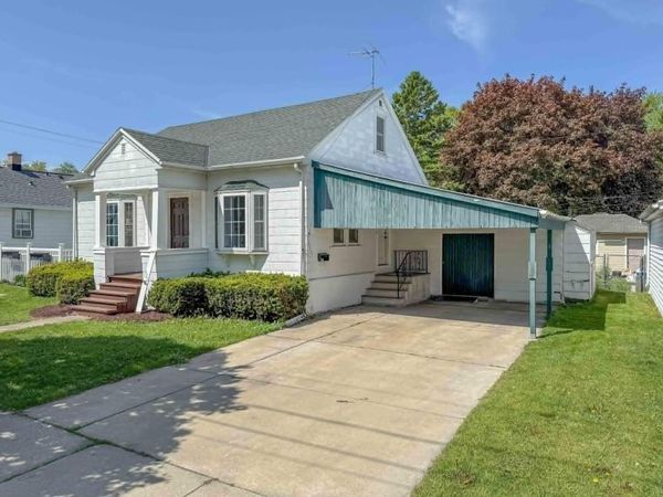 521 NEWHALL STREET, Green Bay, WI 54301