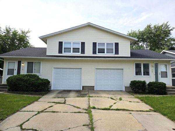 3119 W 66t Street , Davenport, IA 52806