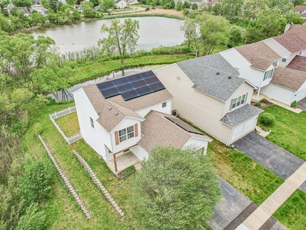 694 W Huron Hills Trail, Round Lake Heights, IL 60073