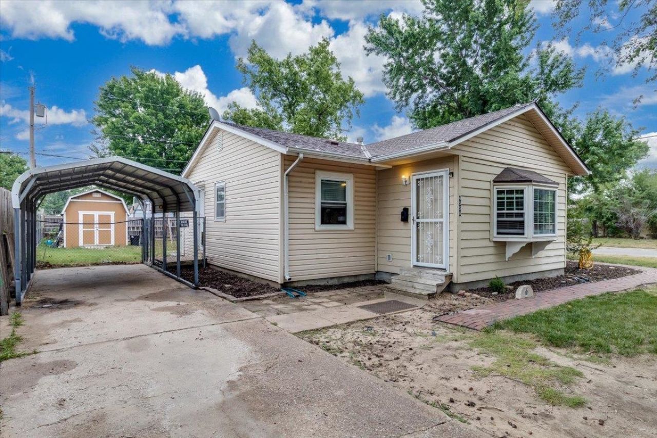 4558 S Fern Ave, Wichita, KS 67217 Main Photo