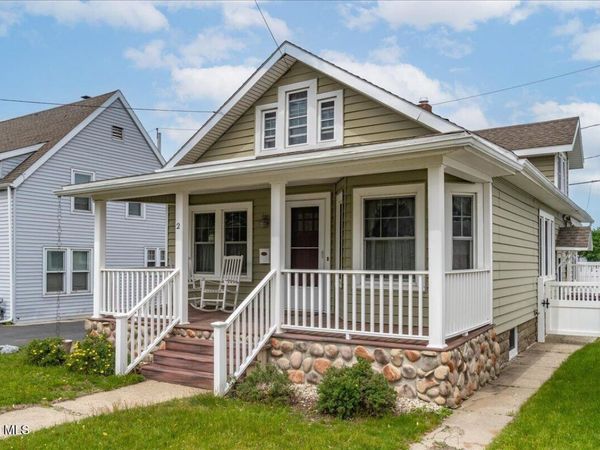 2 Selden Street, Schenectady, NY 12304