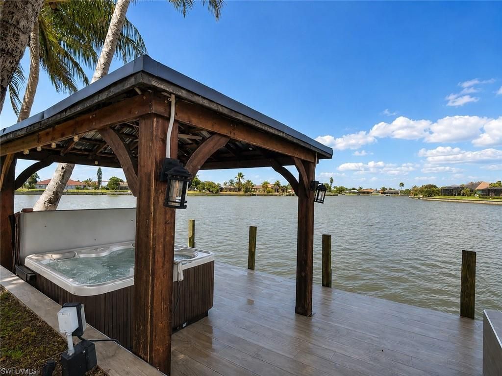 2503 Aviation Pkwy, Cape Coral, FL 33904 Photo