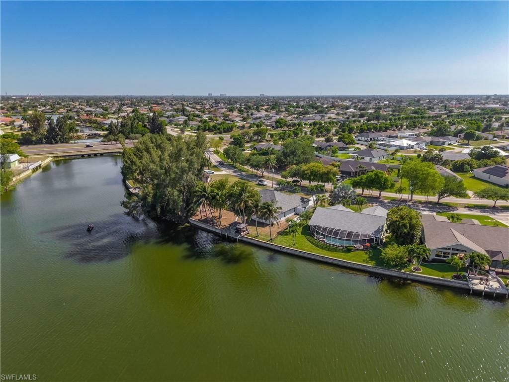 2503 Aviation Pkwy, Cape Coral, FL 33904 Photo