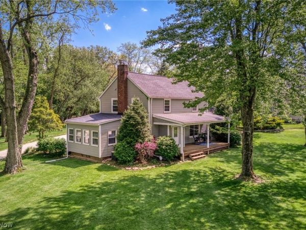1566 Northeast Avenue , Tallmadge, OH 44278