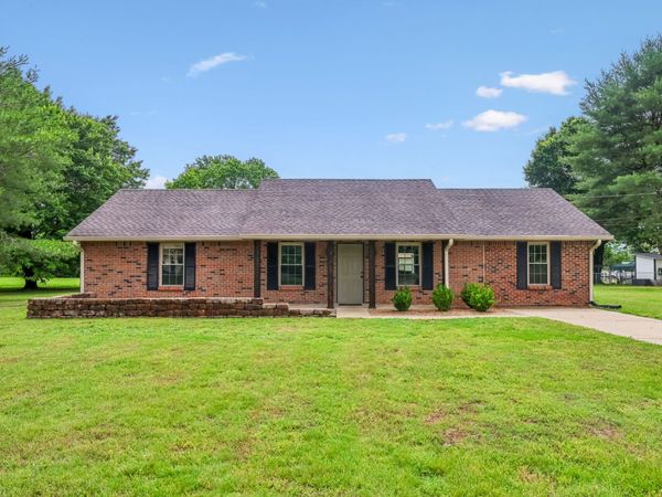 2504 Sundance Ct, Christiana, TN 37037