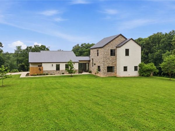 131 Gailey Hollow Road, Highfill, AR 72761