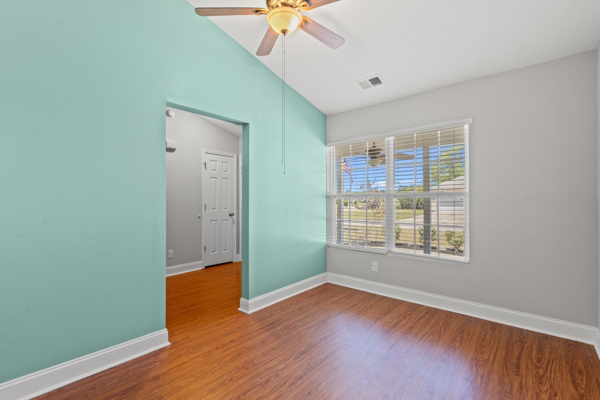 700 Alexis Dr. Photo 17