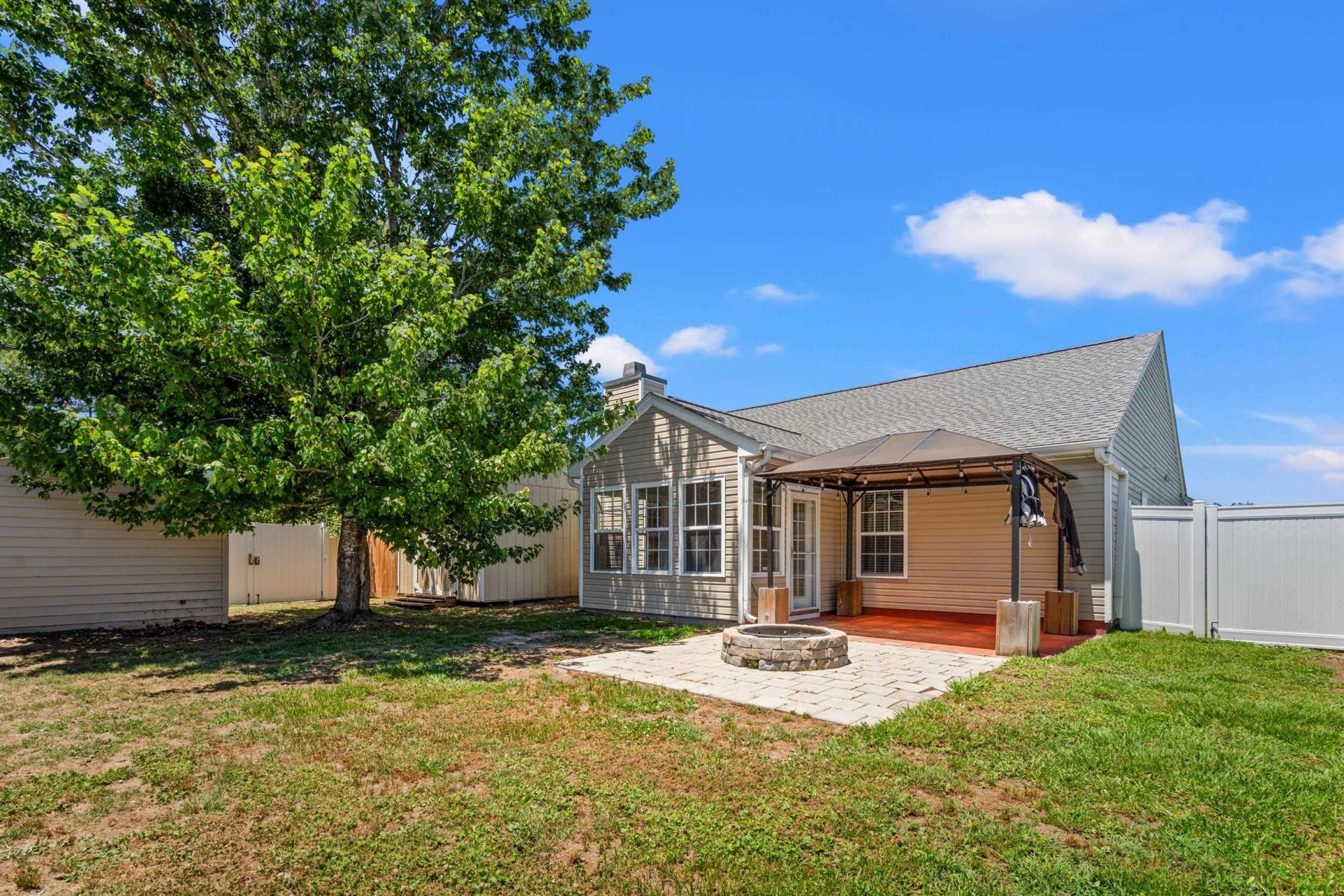 700 Alexis Dr. Photo 24