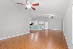700 Alexis Dr. photo 4