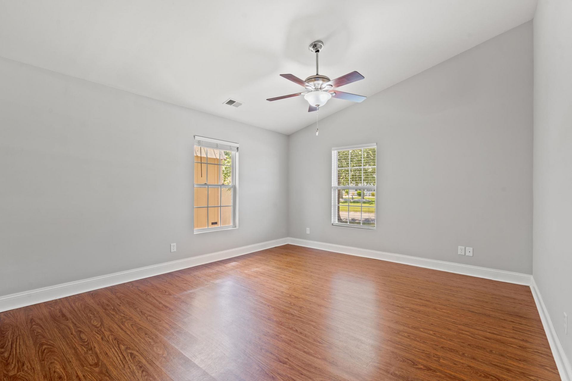 700 Alexis Dr. Photo 6