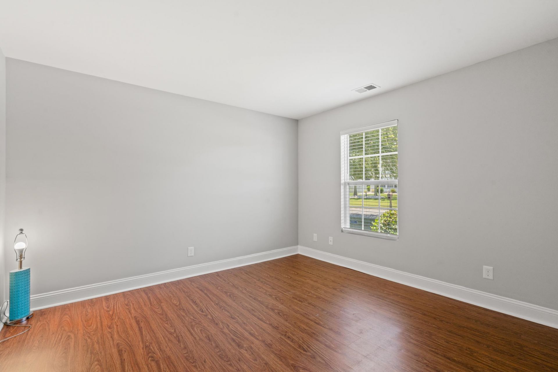 700 Alexis Dr. Photo 9