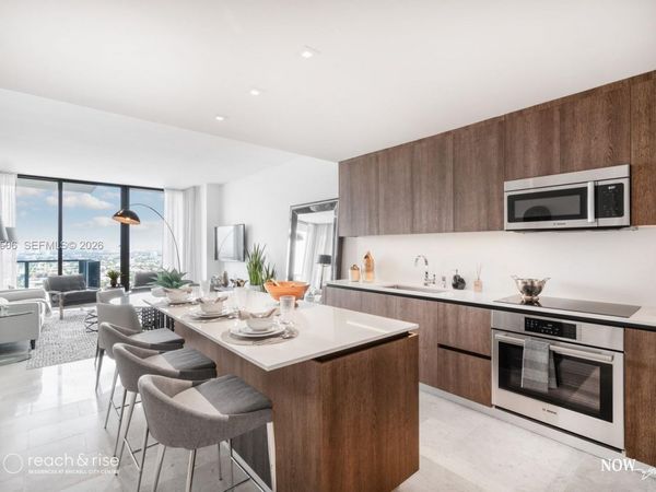 88 SW 7th St , Unit 2406, Miami, FL 33130