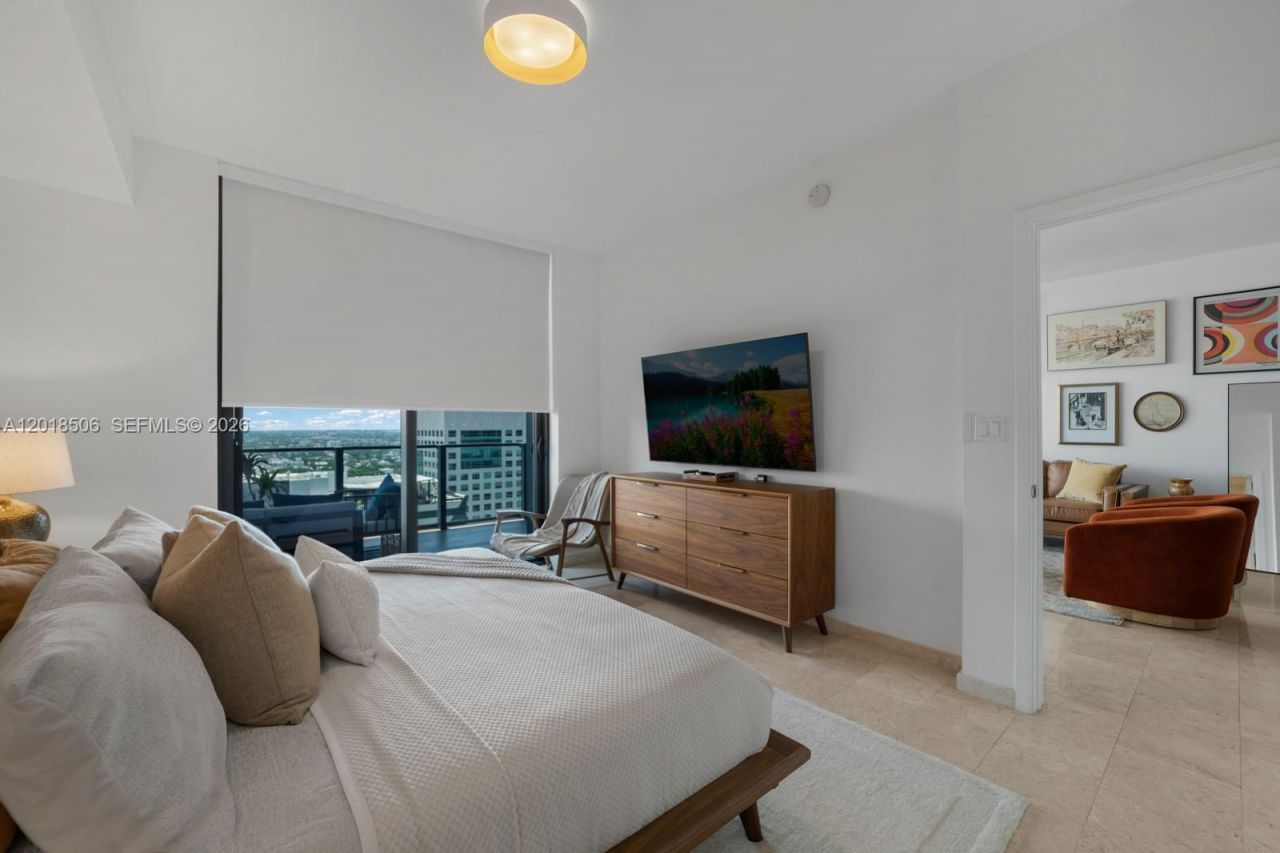 88 SW 7th St , Unit 2406, Miami, FL 33130 Photo