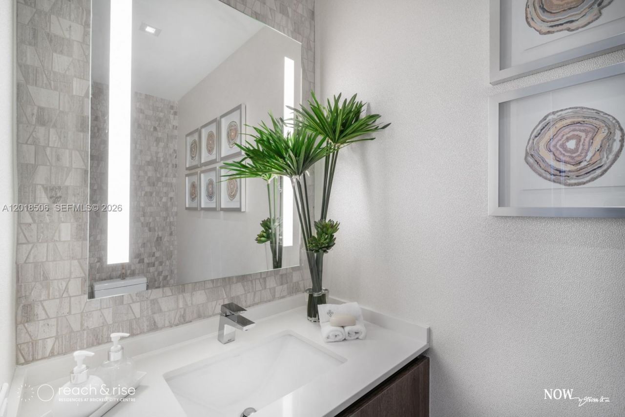 88 SW 7th St , Unit 2406, Miami, FL 33130 Photo