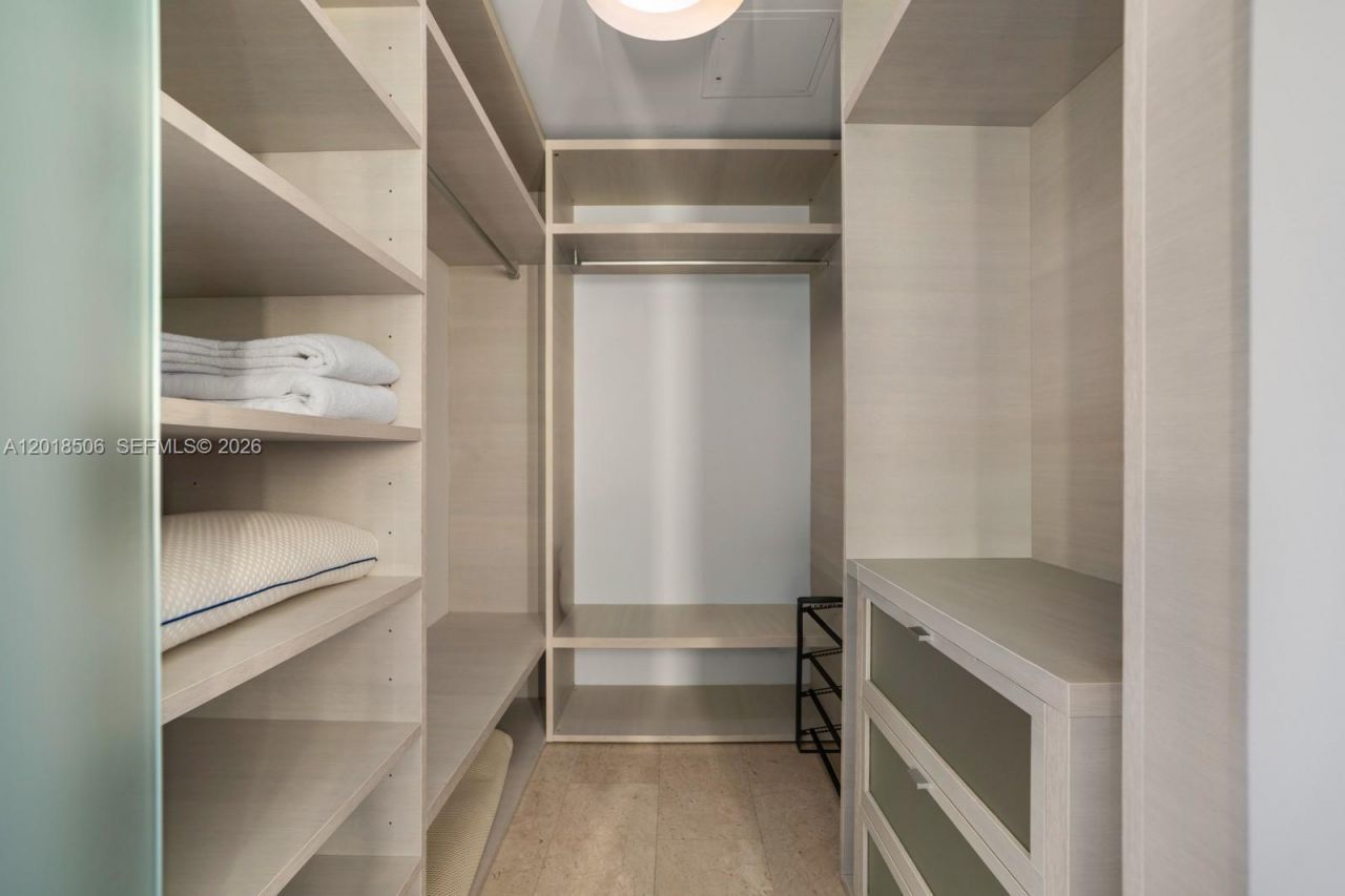 88 SW 7th St , Unit 2406, Miami, FL 33130 Photo