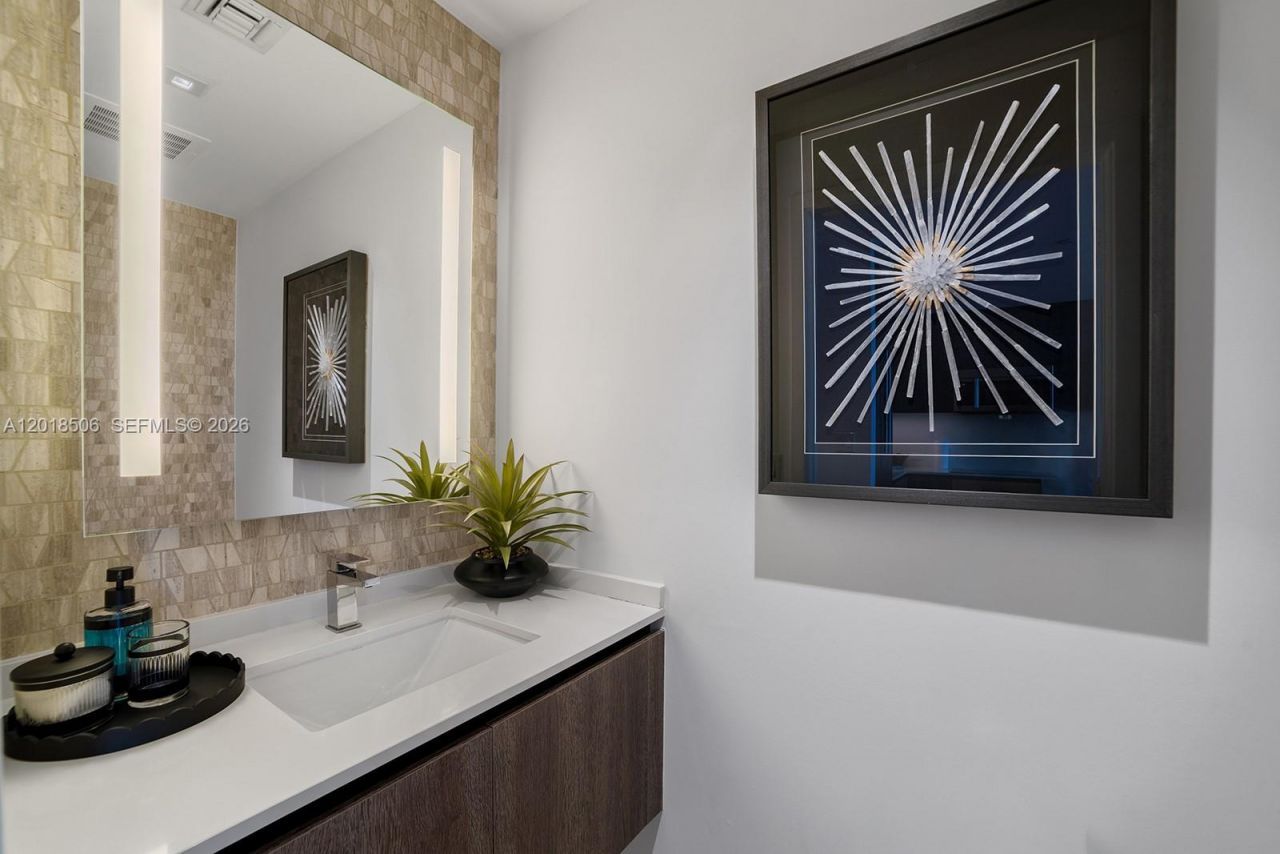 88 SW 7th St , Unit 2406, Miami, FL 33130 Photo