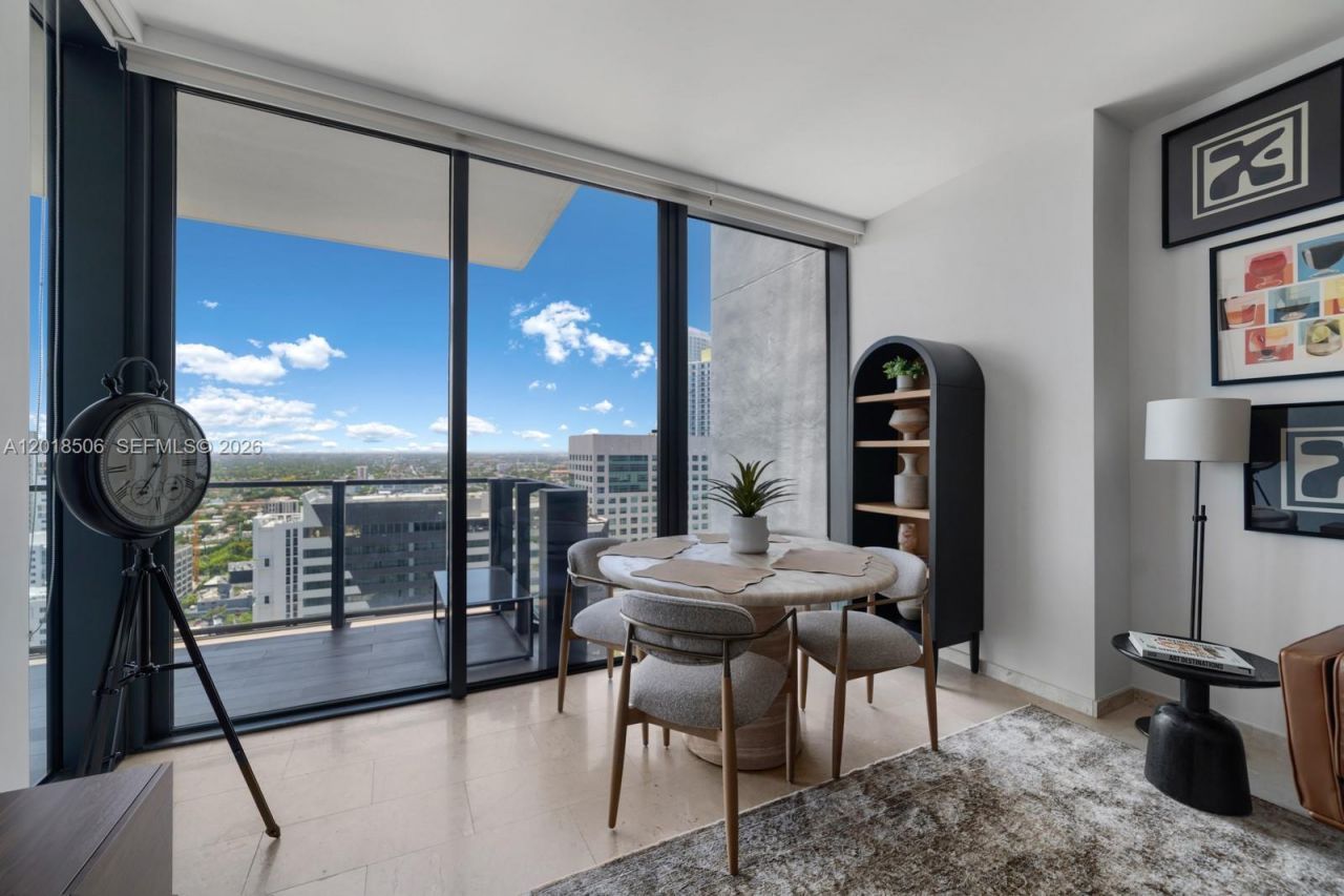 88 SW 7th St , Unit 2406, Miami, FL 33130 Photo