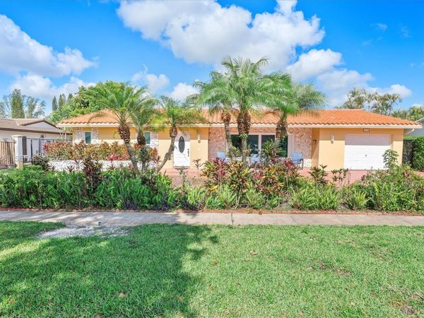 1730 NW 108th Ave , Pembroke Pines, FL 33026