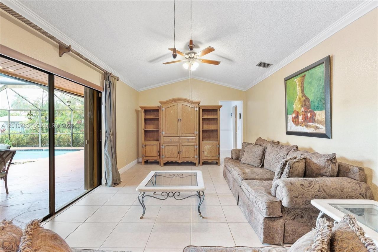 1730 NW 108th Ave , Pembroke Pines, FL 33026 Photo