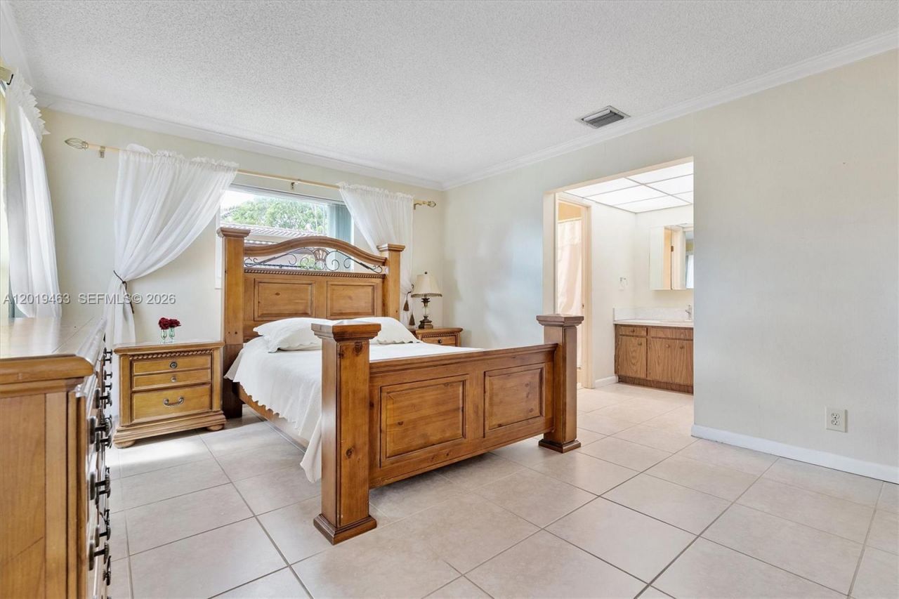1730 NW 108th Ave , Pembroke Pines, FL 33026 Photo