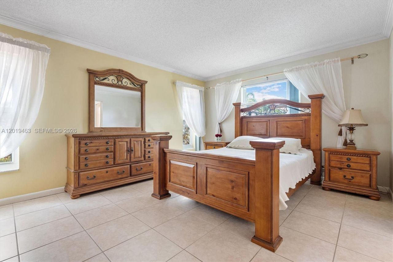1730 NW 108th Ave , Pembroke Pines, FL 33026 Photo