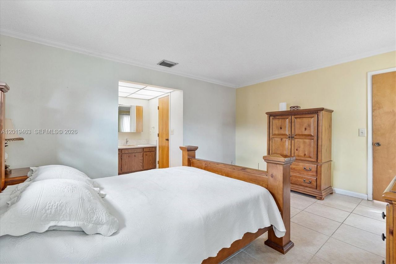 1730 NW 108th Ave , Pembroke Pines, FL 33026 Photo