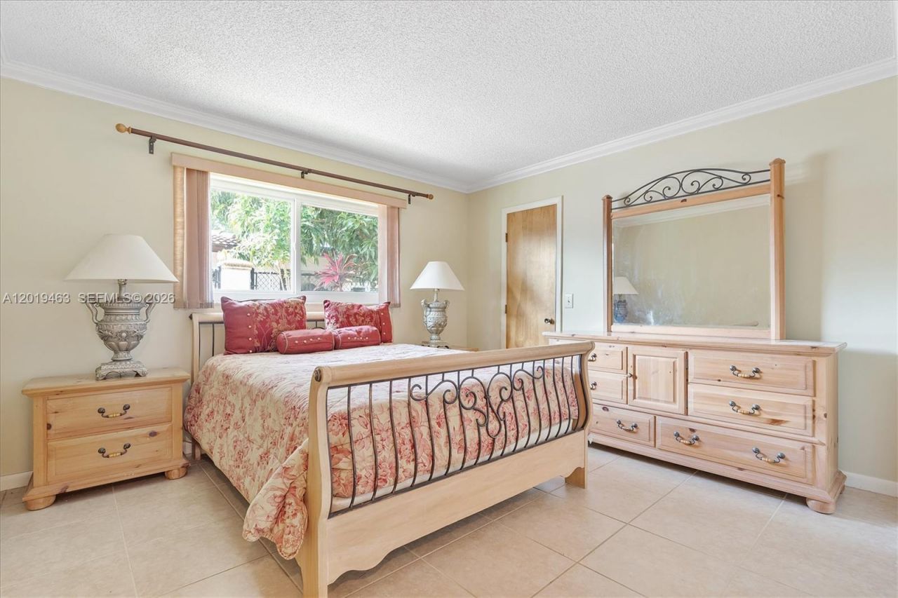 1730 NW 108th Ave , Pembroke Pines, FL 33026 Photo