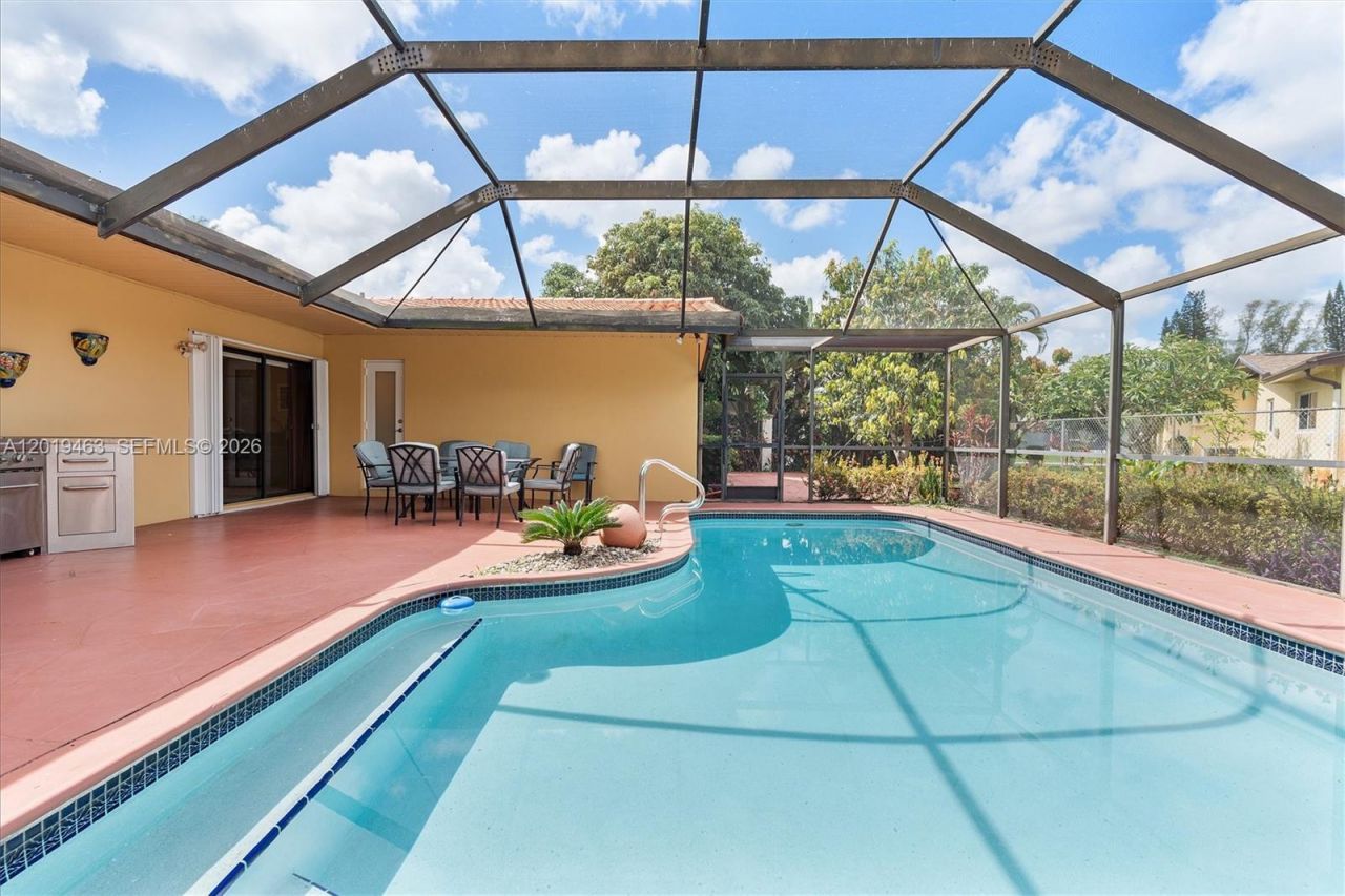 1730 NW 108th Ave , Pembroke Pines, FL 33026 Photo
