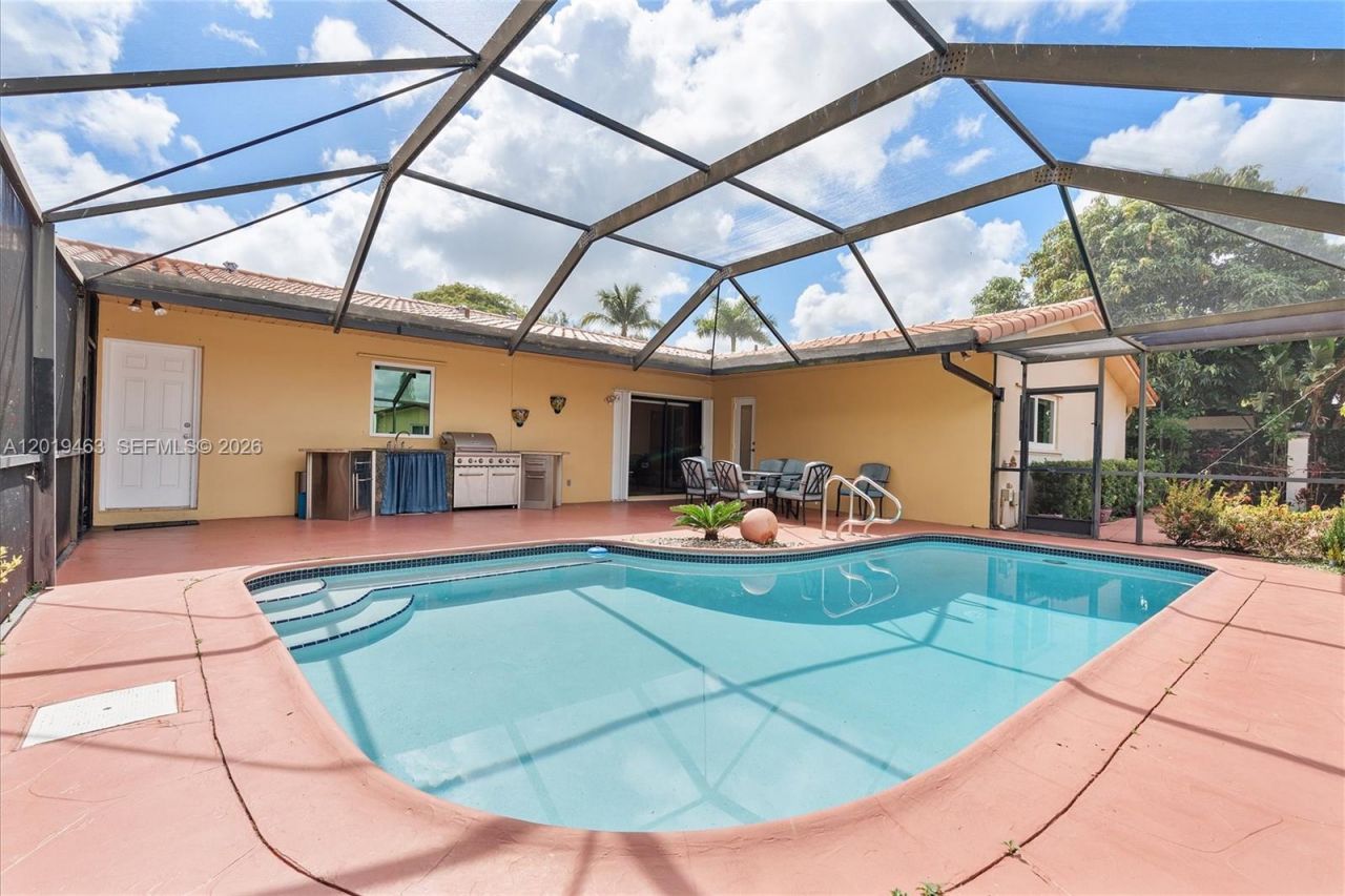 1730 NW 108th Ave , Pembroke Pines, FL 33026 Photo