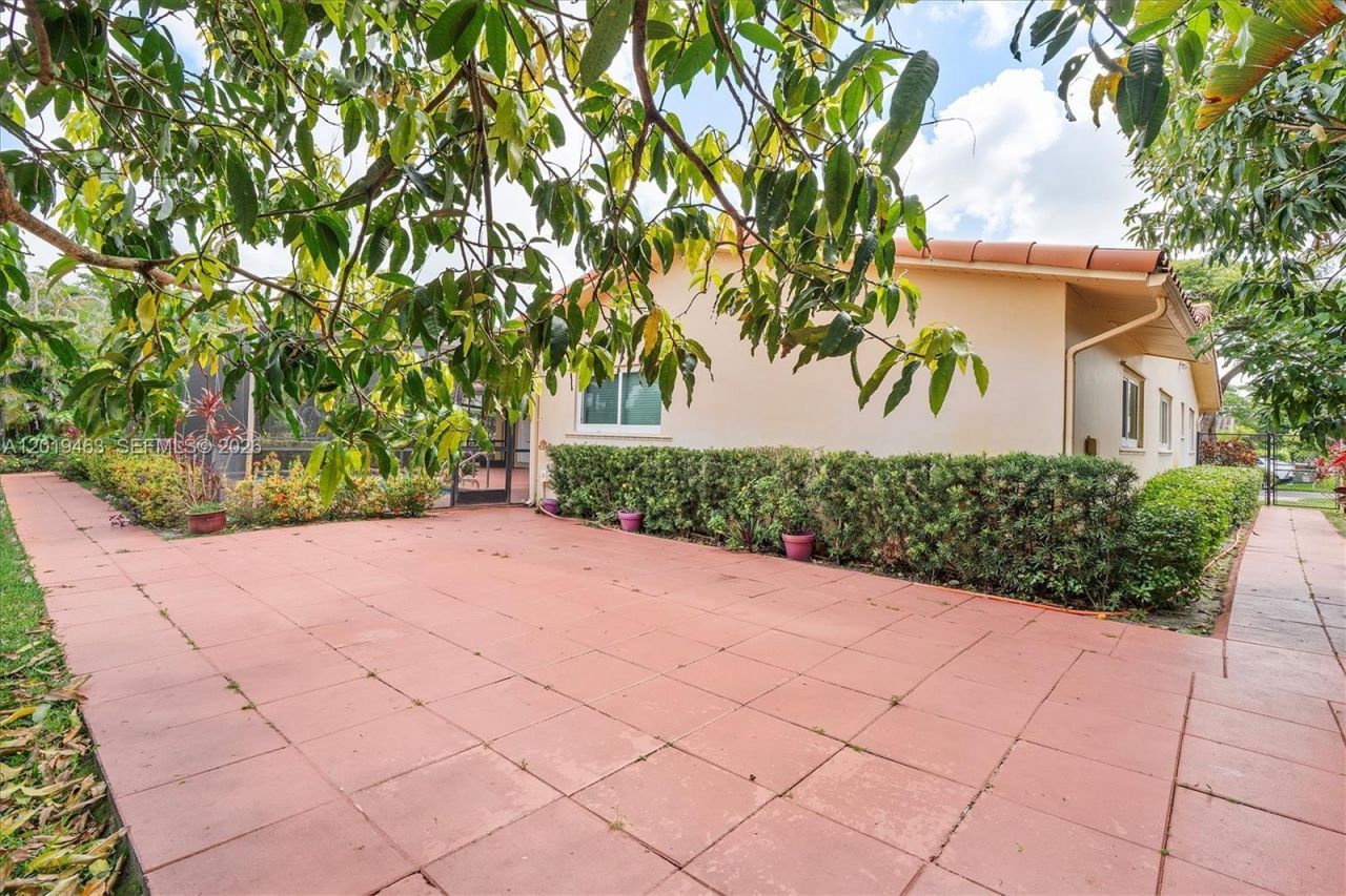 1730 NW 108th Ave , Pembroke Pines, FL 33026 Photo